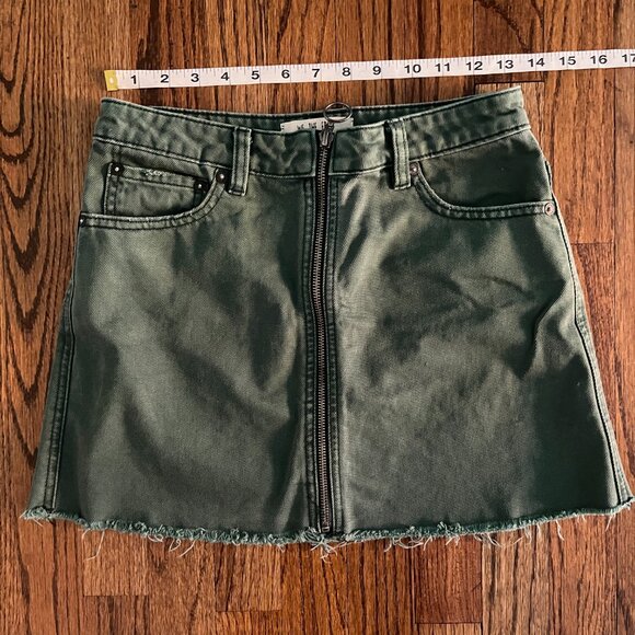 Free People Women's Green Faded Denim Skirt, zipper in front raw hem Size S - Picture 4 of 7